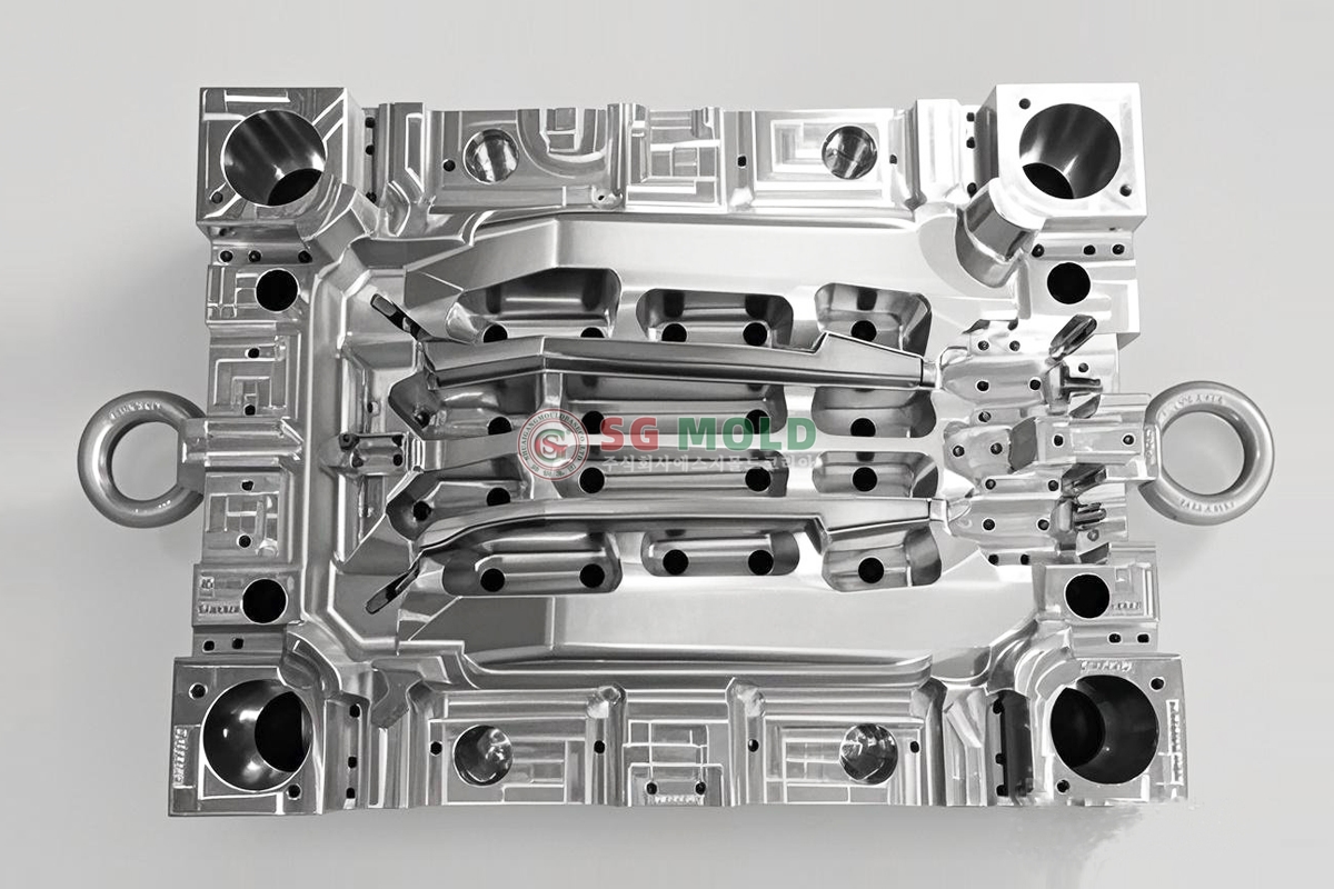 Plastic precision molding mold base (only for automobile molds)