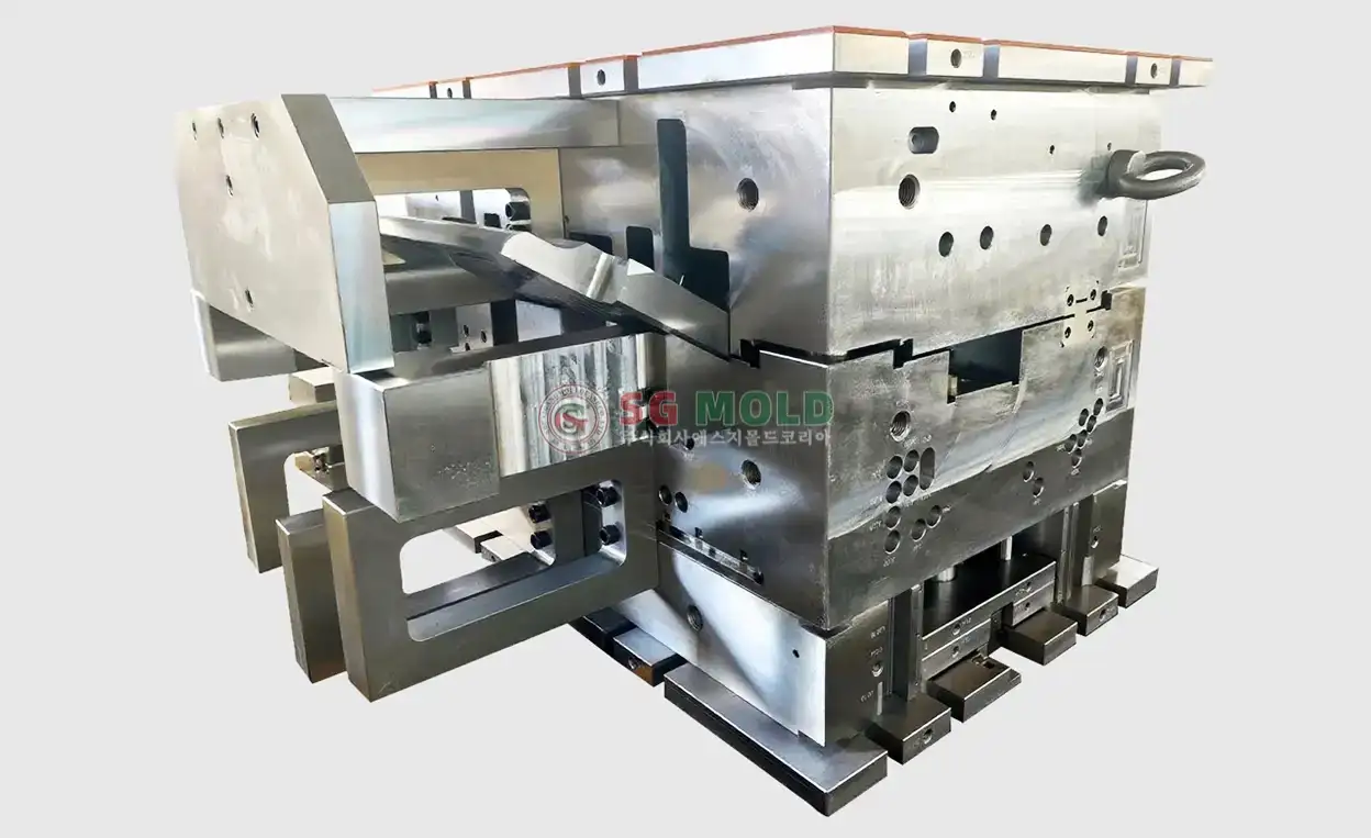 Mold base for automobile injection molding | Precision processing - SG MOLD