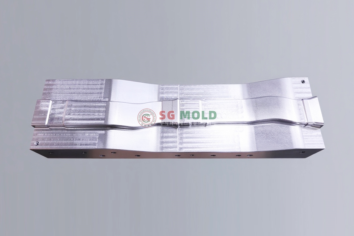 [Core processing] Injection mold precision processing