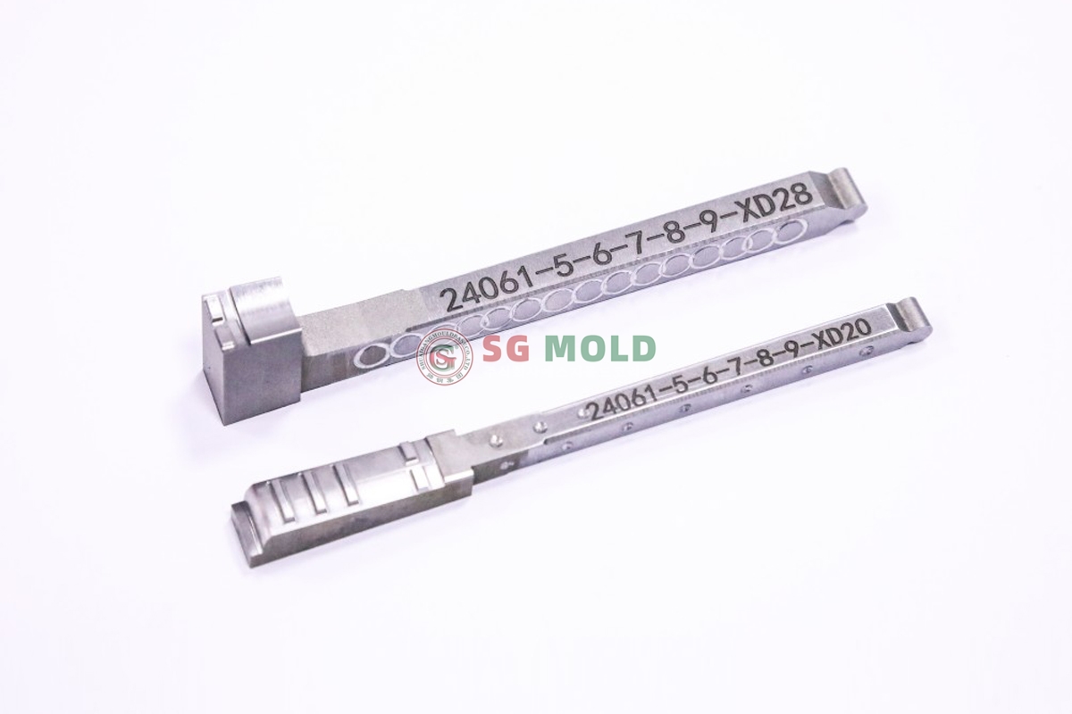 Inclination pin (slide core actuation pin)